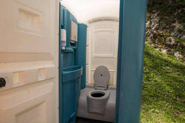 Porta potty delivery and setup in Encantada Ranchito El Calaboz, TX